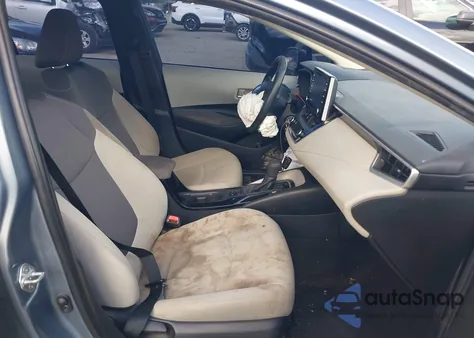 2020 Toyota Corolla Le z USA, uszkodzony, nr VIN 5YFEPRAE1LP128807